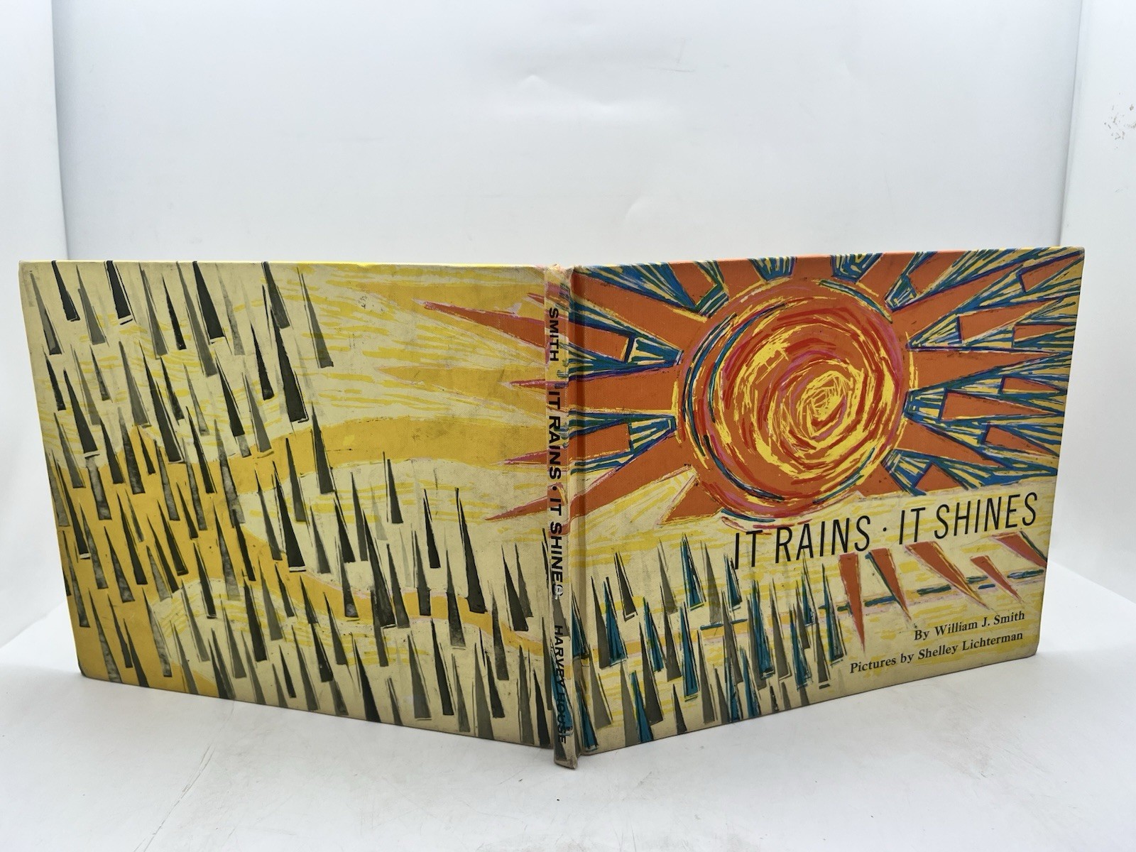 It Rains It Shines William J Smith Vintage 1967 Illustrated Childrens Book