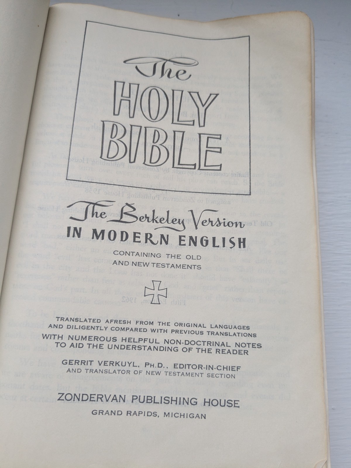Black Leather The Berkeley Version in Modern English Bible Vintage 1962