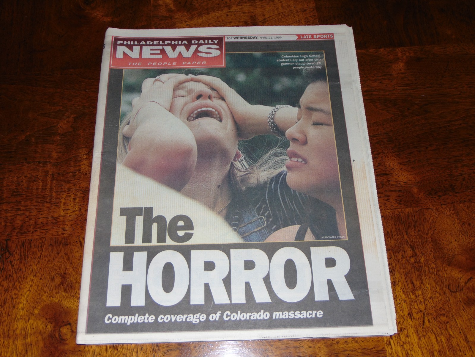 APR. 21, 1999 „PHILADELPHIA DAILY NEWS“ NEWSPAPER: COLUMBINE MASSACRE