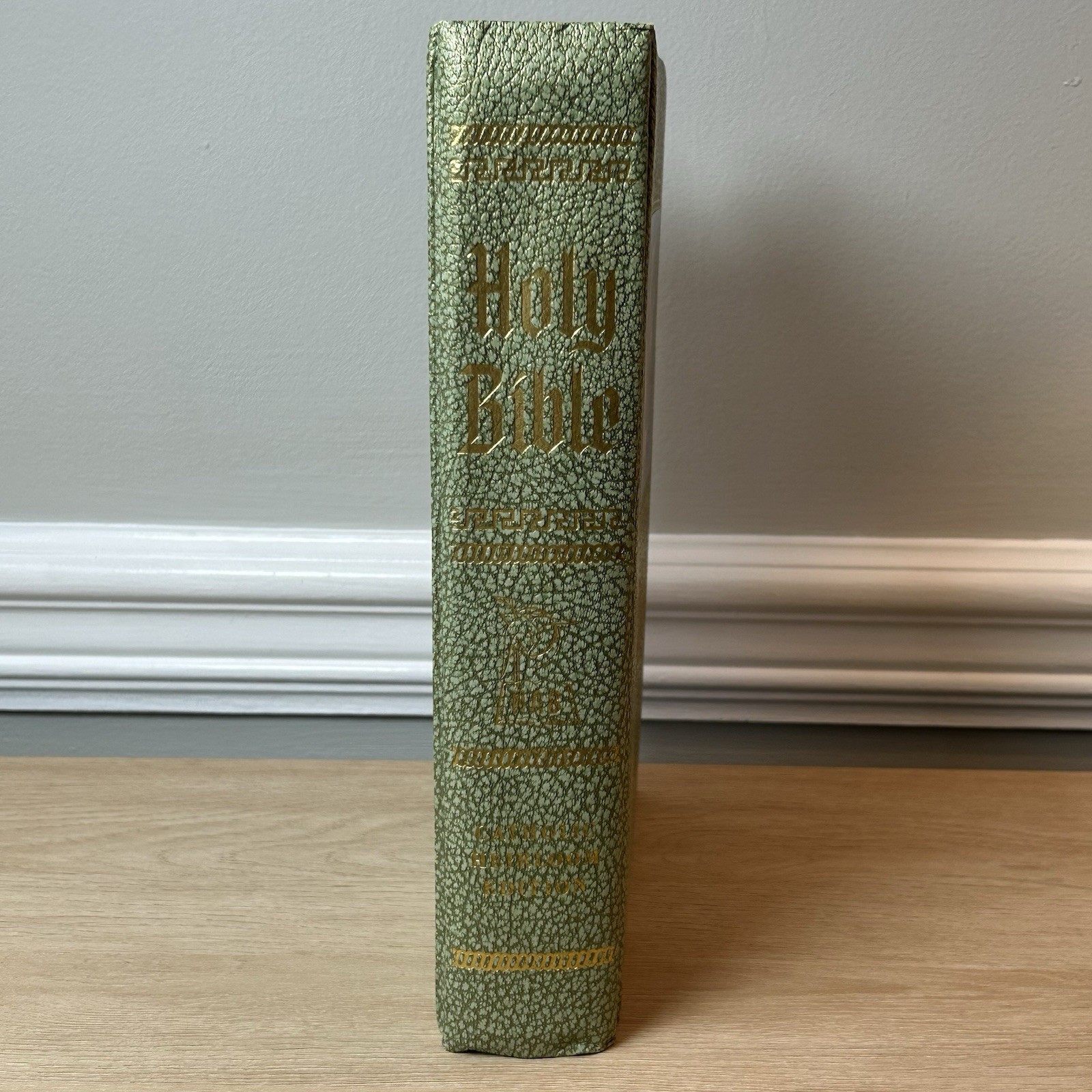 Vintage Holy Bible Heirloom Edition 1978-79 NAB Hardcover Red Letter Illustrated