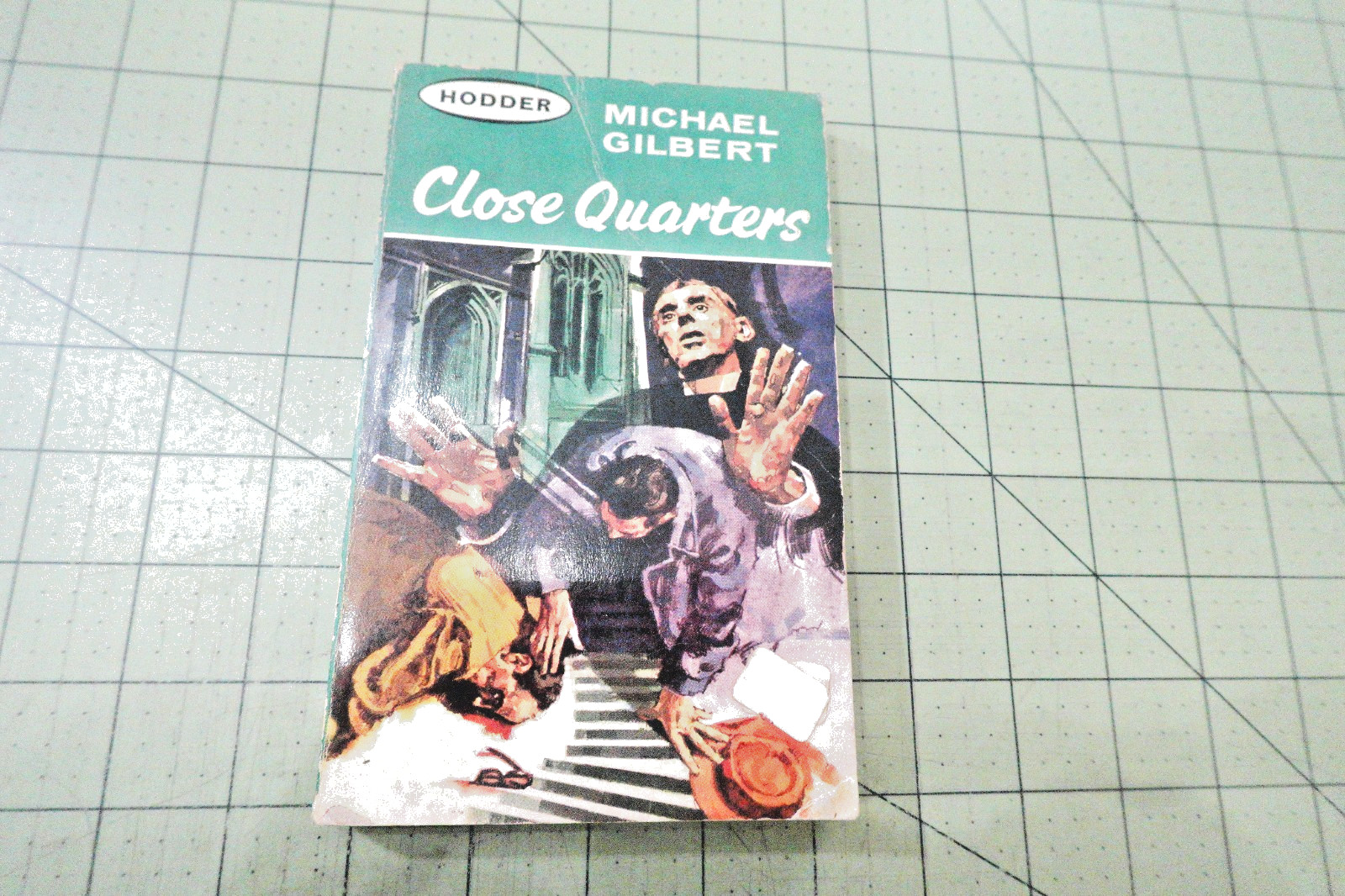 CLOSE QUARTERS by M. Gilbert, British Hodder #85 crime murder pulp vintage pb