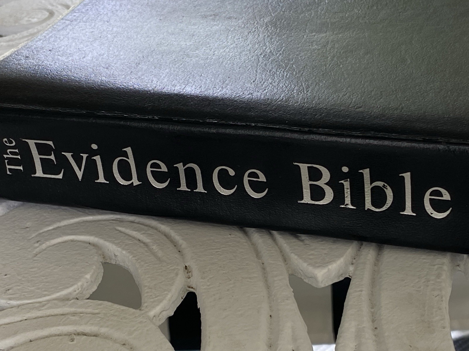Holy Bible The Evidence Bible Ray Comfort 2003 Bridge-Logos Publishers