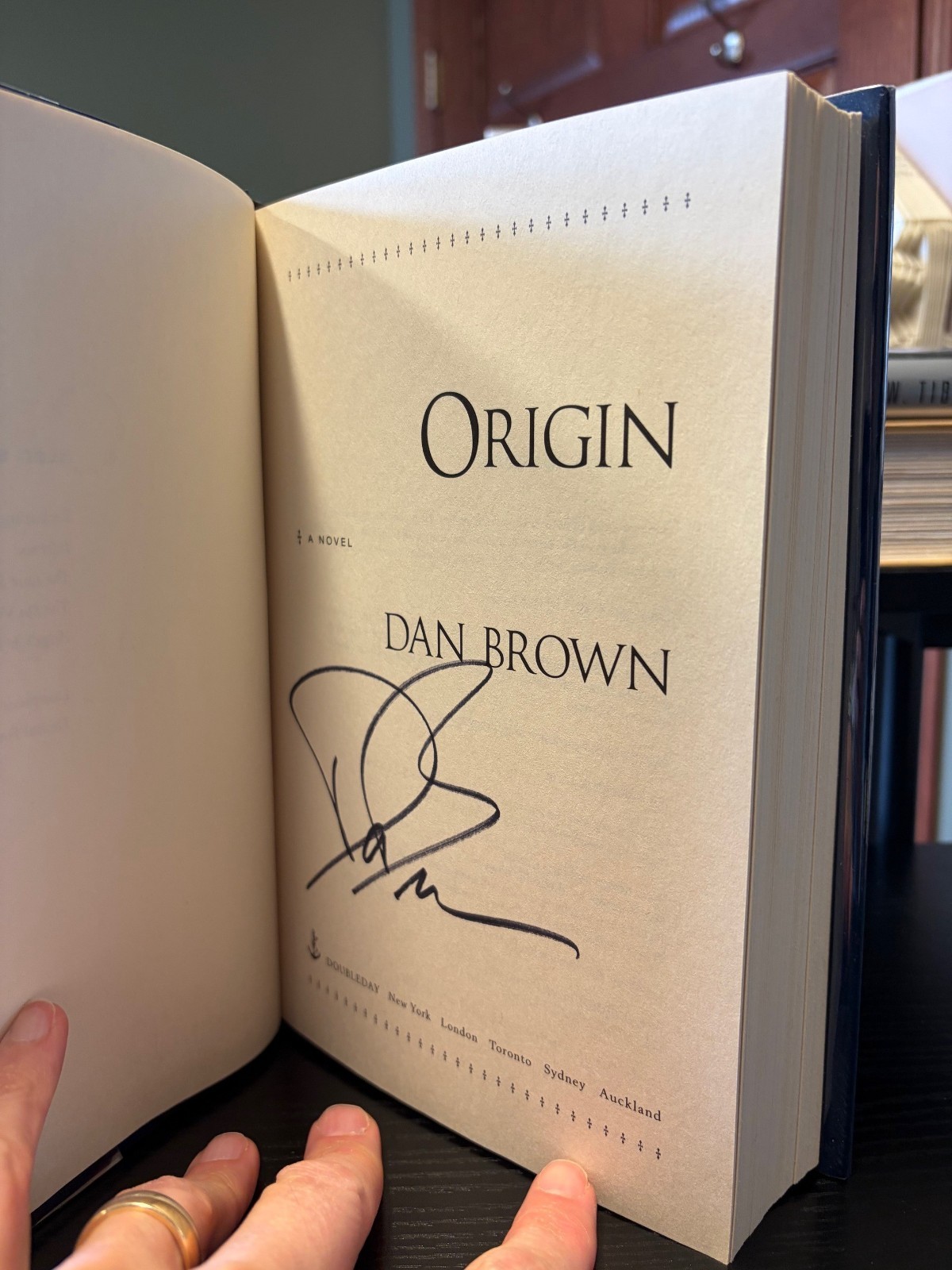 Origin Dan Brown 1st Ed. 2017 SIGNED!! Pristine Copy!!!