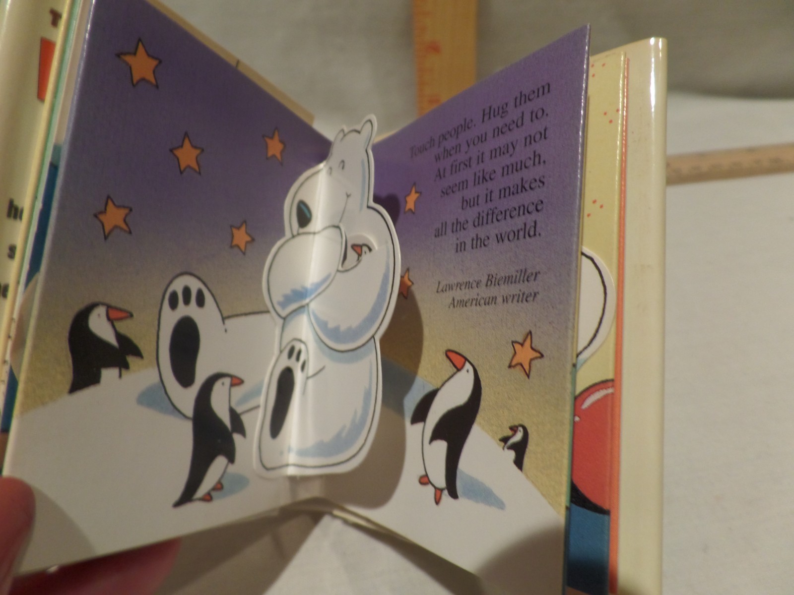 „The Little Book of Hugs“ mini hardcover book VTG 1998-Running Press-rare
