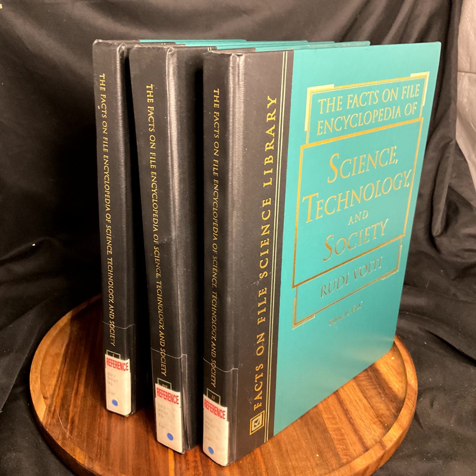 Encyclopedia of Science, Technology, and Society Rudi Volti 3 Vol Set 1999