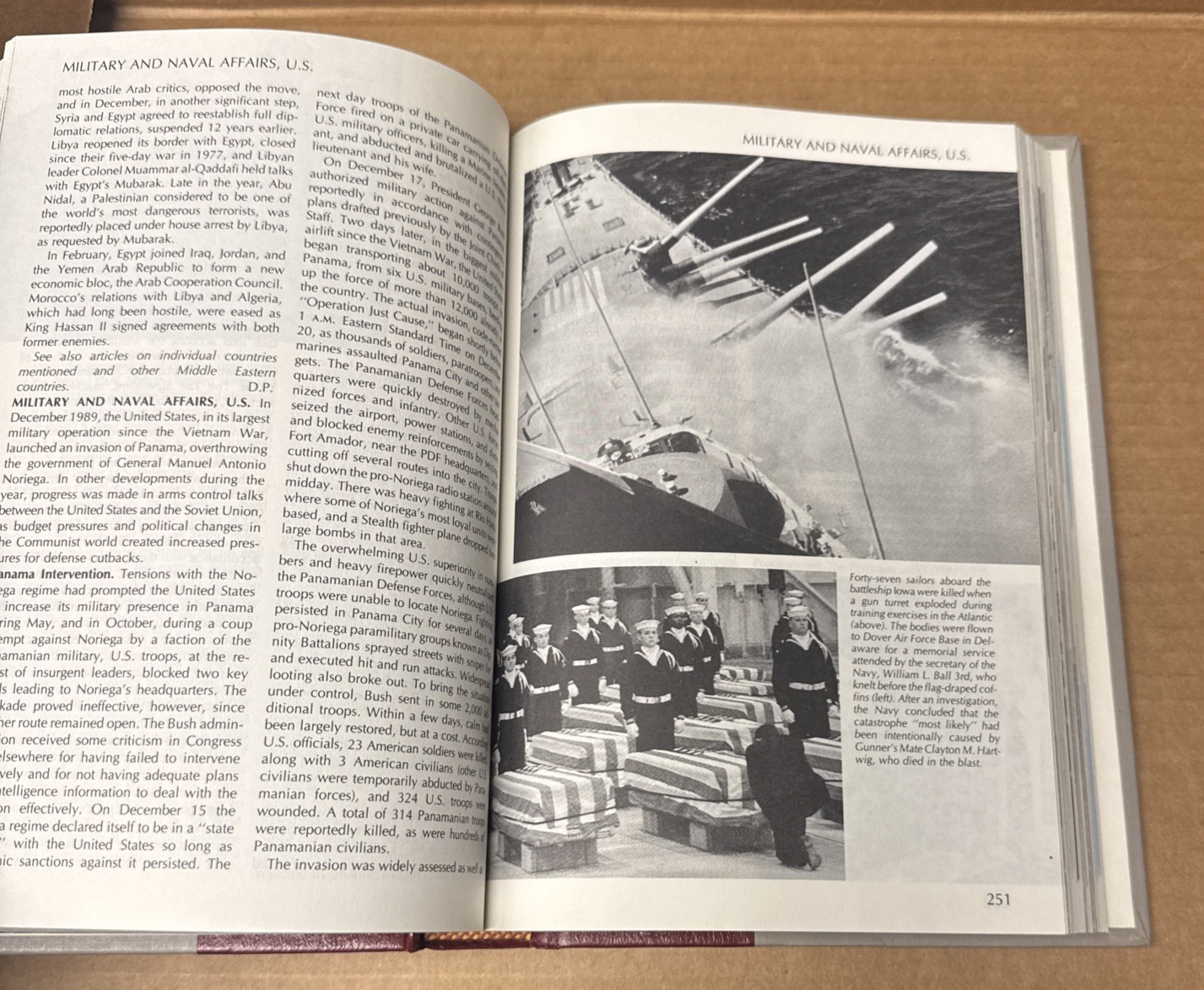 1990 Funk & Wagnalls New Encyclopedia Yearbook (HARDCOVER, GOOD)