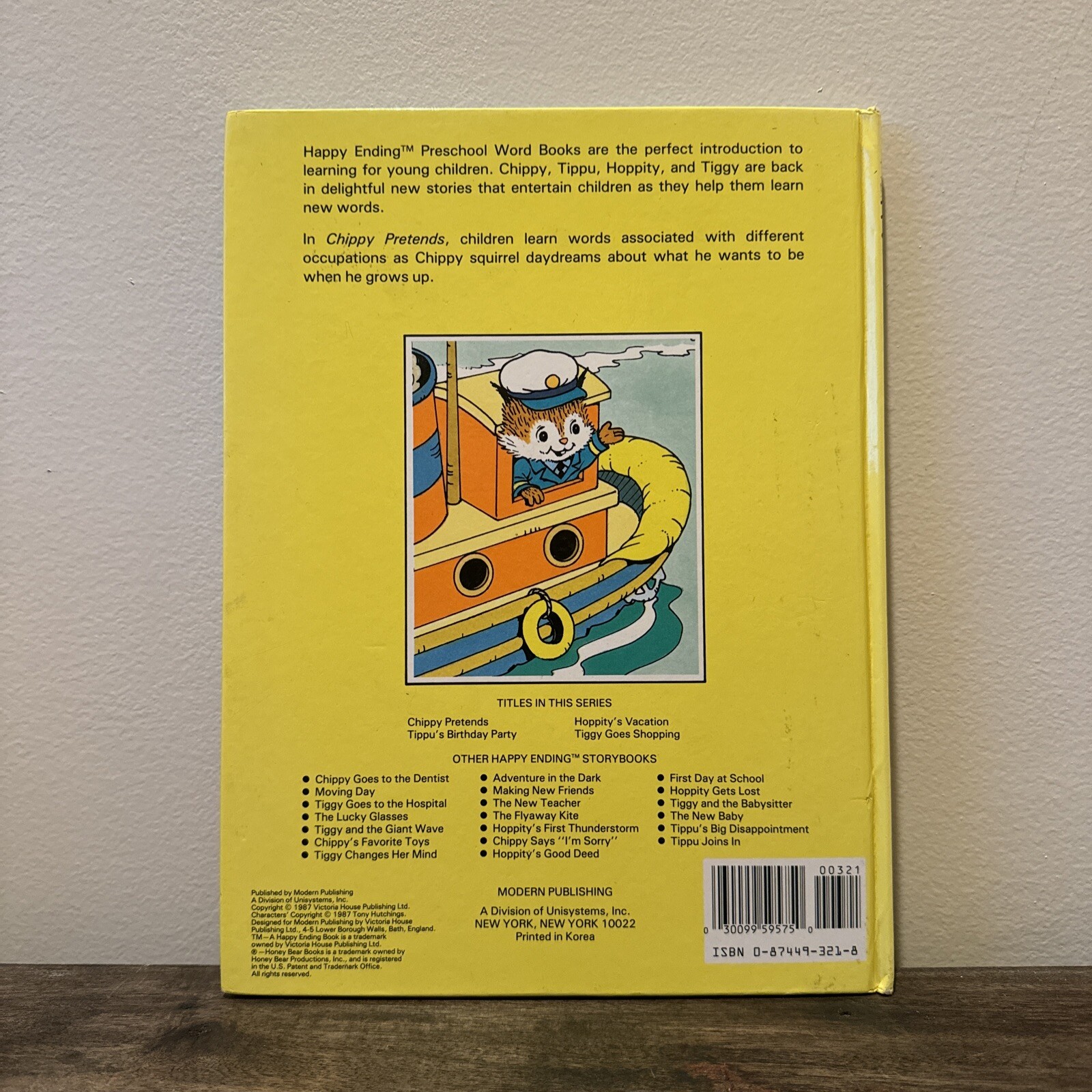 Chippy Pretends Happy Ending Preschool Word Book 1987 Honey Bear Board Book Good