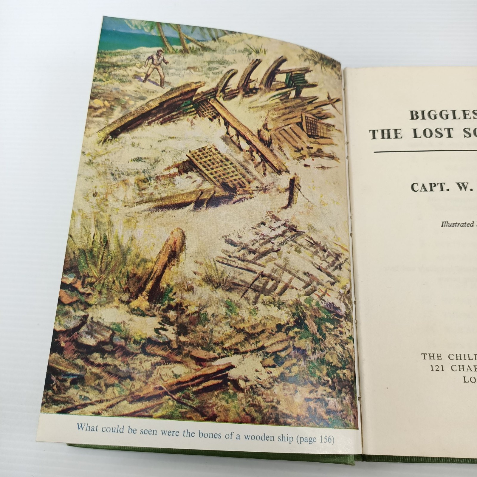 Capt W E Johns Biggles And The Lost Sovereigns 1964 First Edition Hardback Book