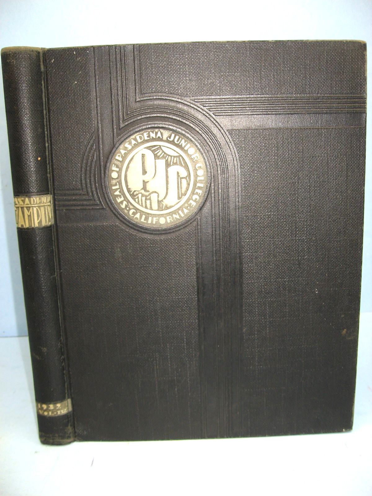 1932 Campus, Pasadena Junior College, Pasadena, California Yearbook