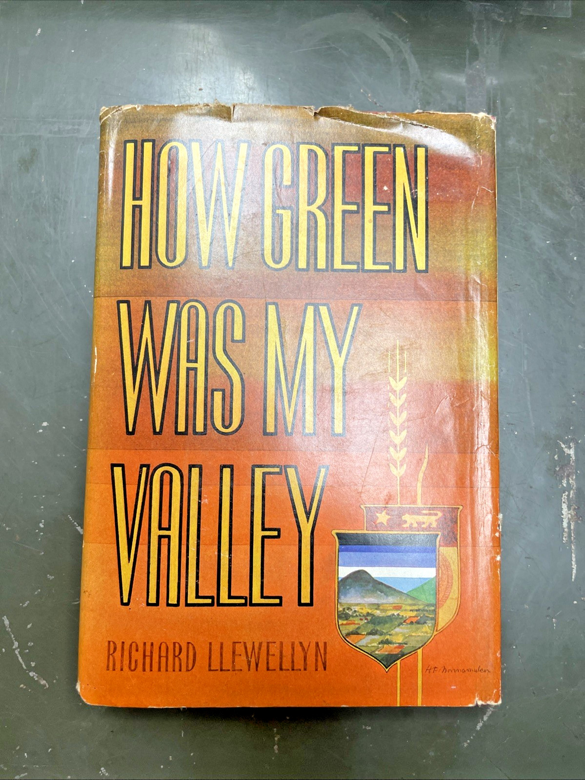 HOW GREEN WAS MY VALLEY BY RICHARD LLEWELLYN 1941 MACMILLAN HCDJ WELSH FAM NOVEL