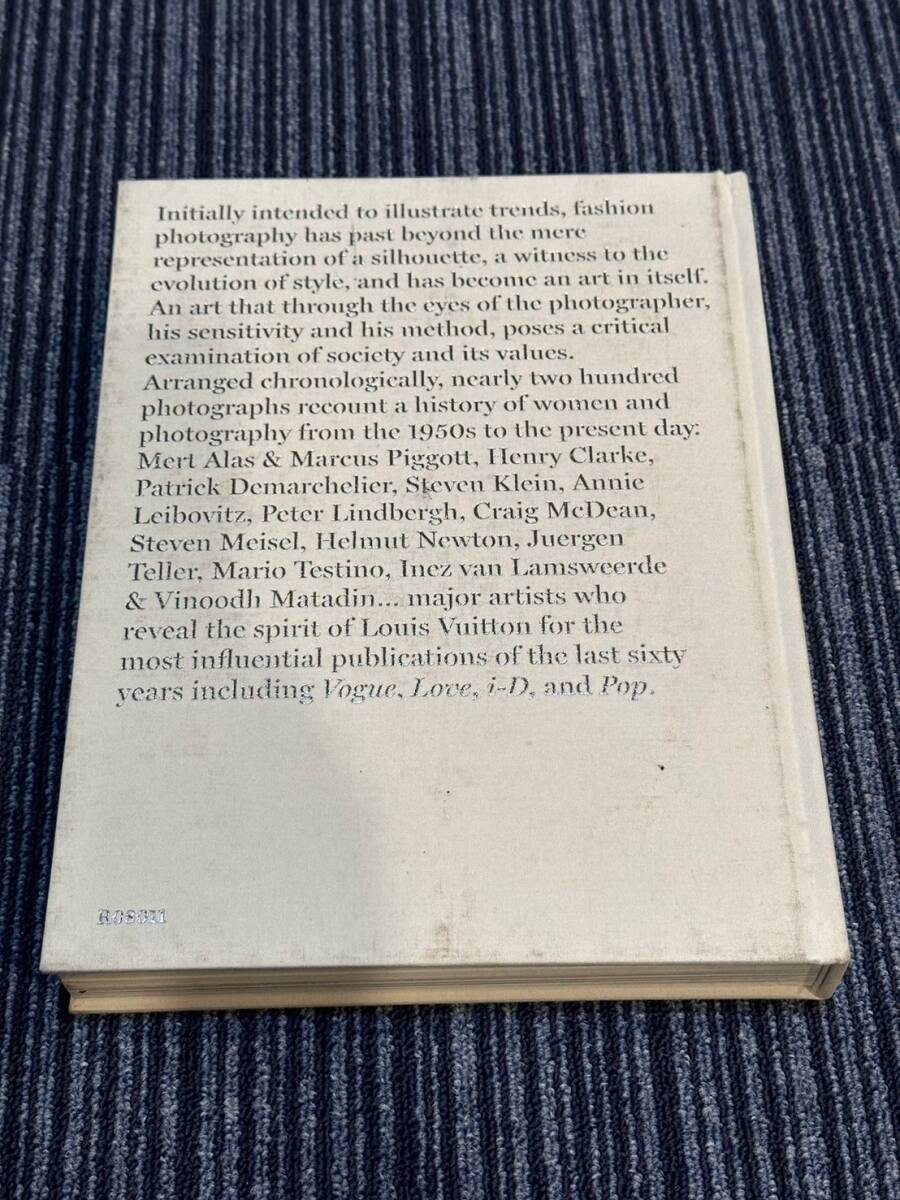 Louis Vuitton Fashion Photography Book (English Edition) – Large Hardcover