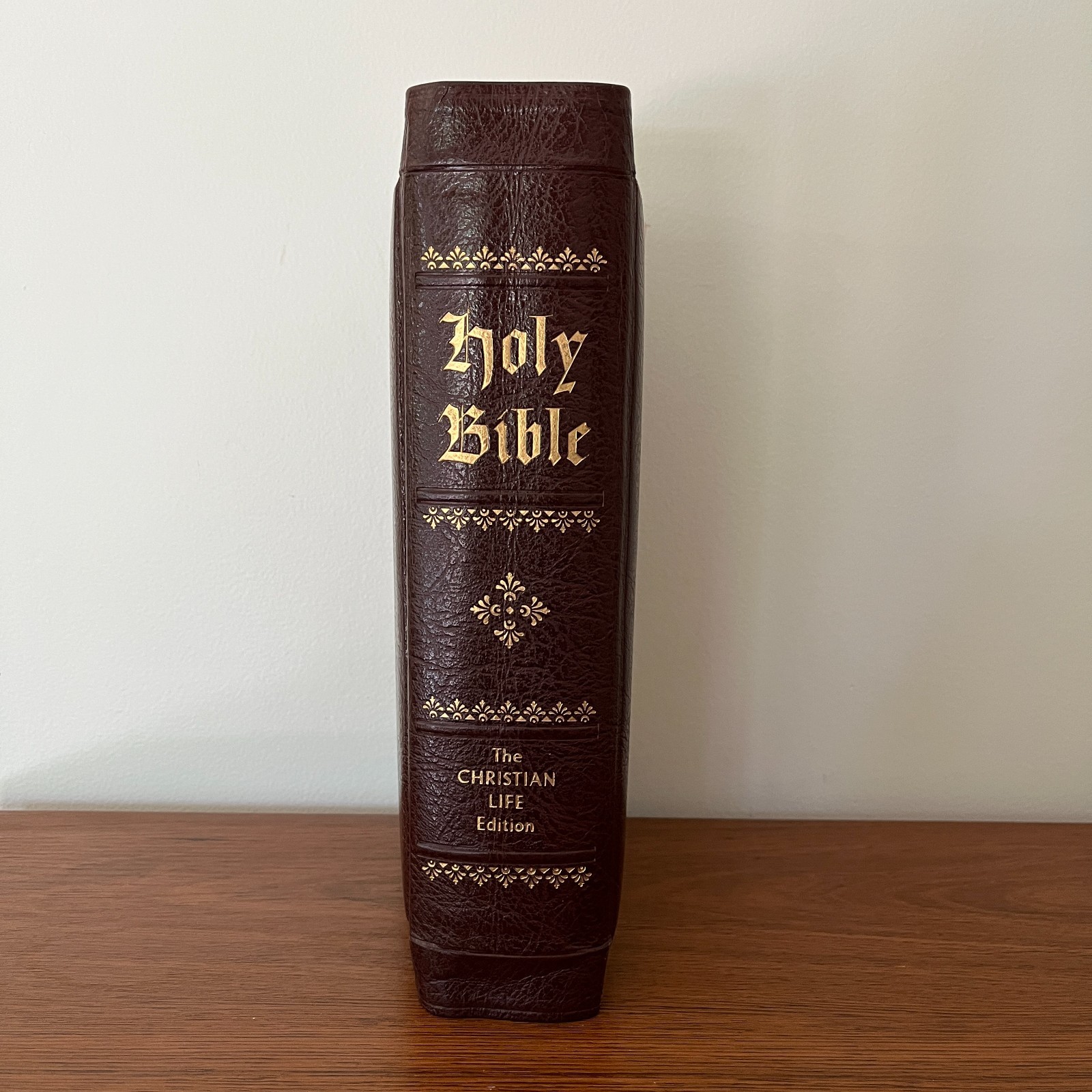 Vintage Family Heritage Bible 1955 King James Illustrated Red Letter Edition NEW