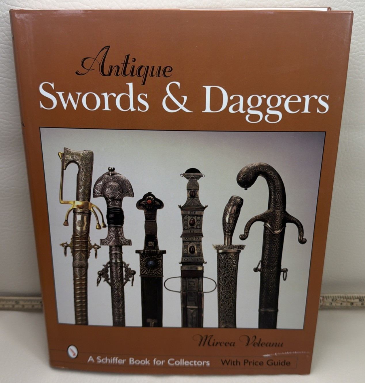 Antique Swords & Daggers Mircea Veleanu Schiffer 2006 1st Edition HC DJ VTG