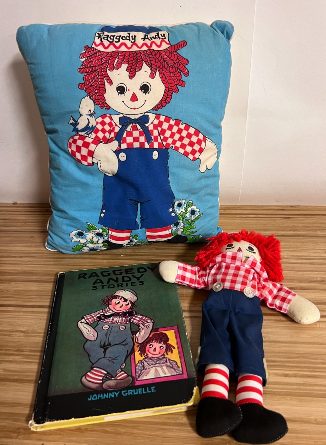 Raggedy Andy Stories by Johnny Gruelle 1960 HB-12″ Andy rag doll & 12×13 pillow
