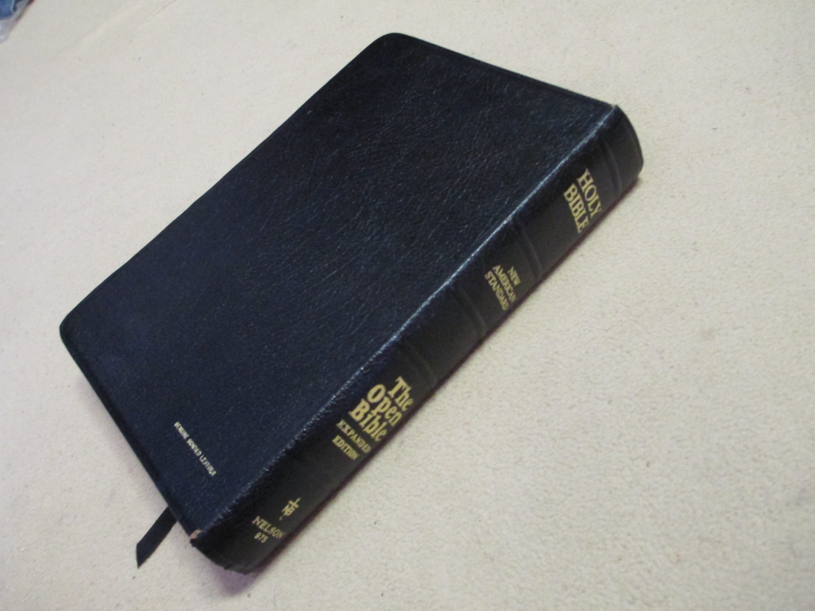 1985 The Open Bible NAS Expanded Edition, black bonded leather
