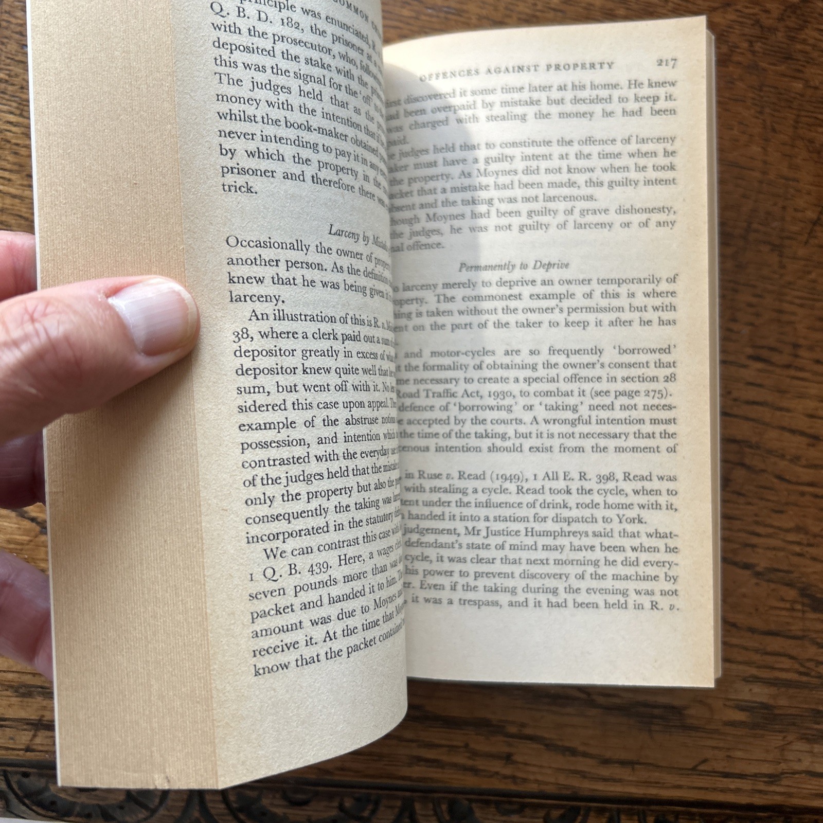 THE CRIMINAL LAW F T Giles – Pelican Book A301 1961