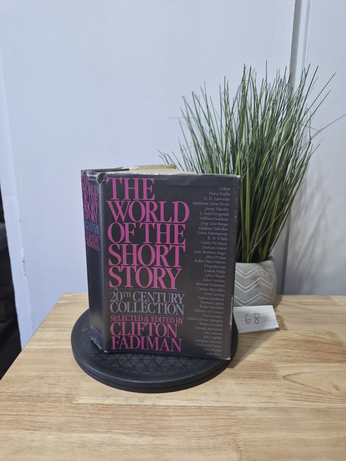 1986 THE WORLD OF THE SHORT STORY A 20th Century Collection by Clifton Fadiman