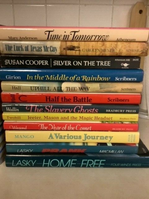 25 Teen Young Adult Hardcover Books 1980s Atheneum Unread Condition w/ Jackets