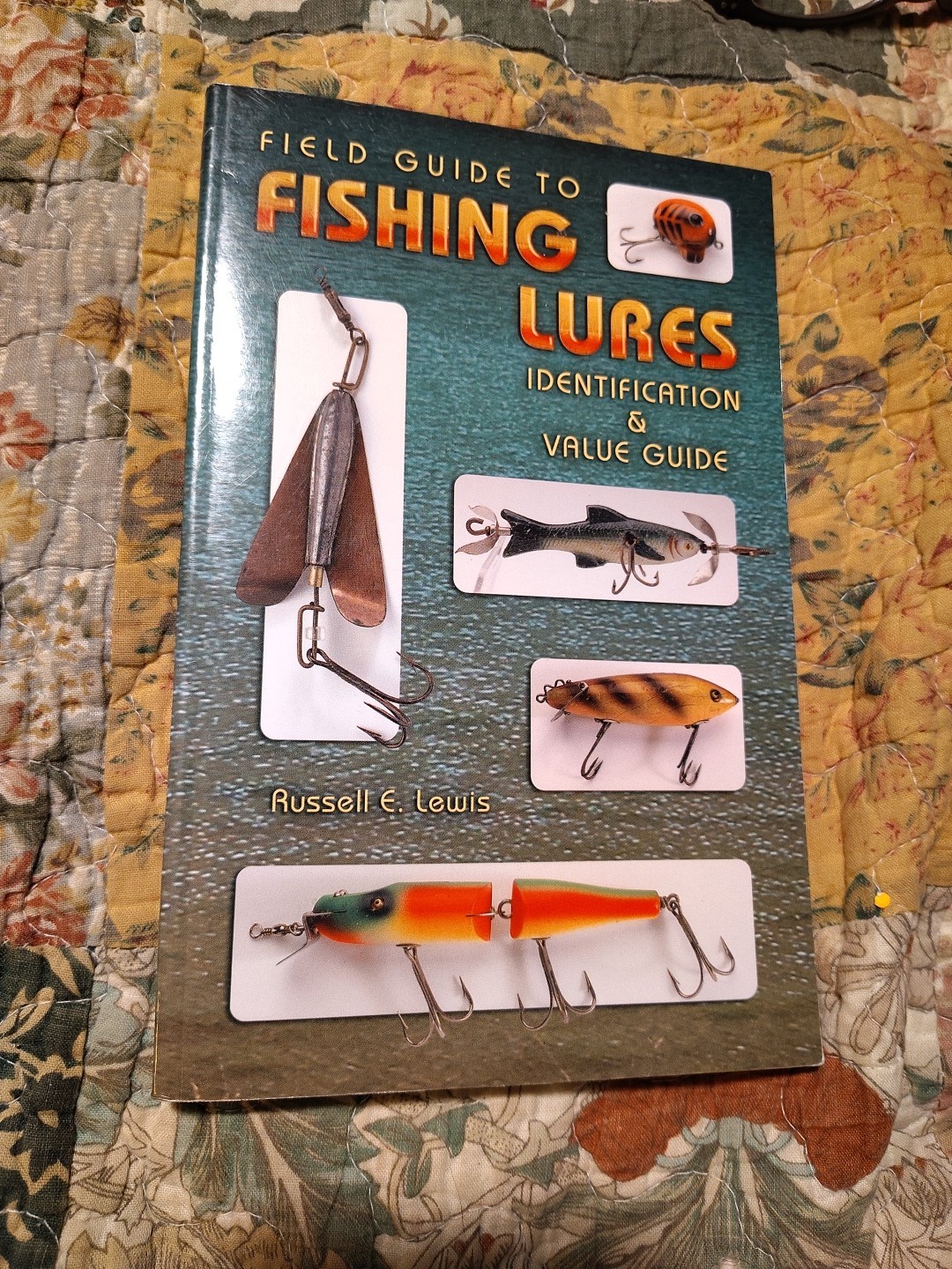 Field Guide to Fishing Lures: Identification & Value Guide by Lewis, Russell E.