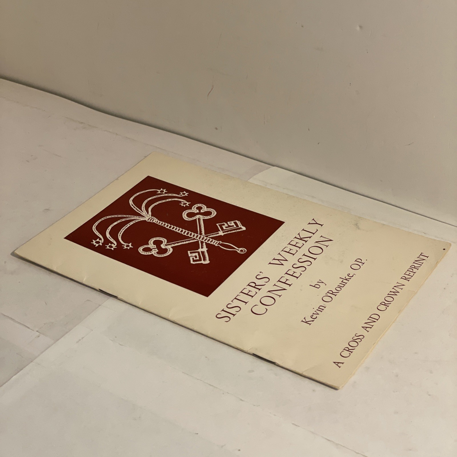 Fr. Kevin O’Rourke, O.P. : Sisters‘ Weekly Confession (A Cross & Crown Reprint)