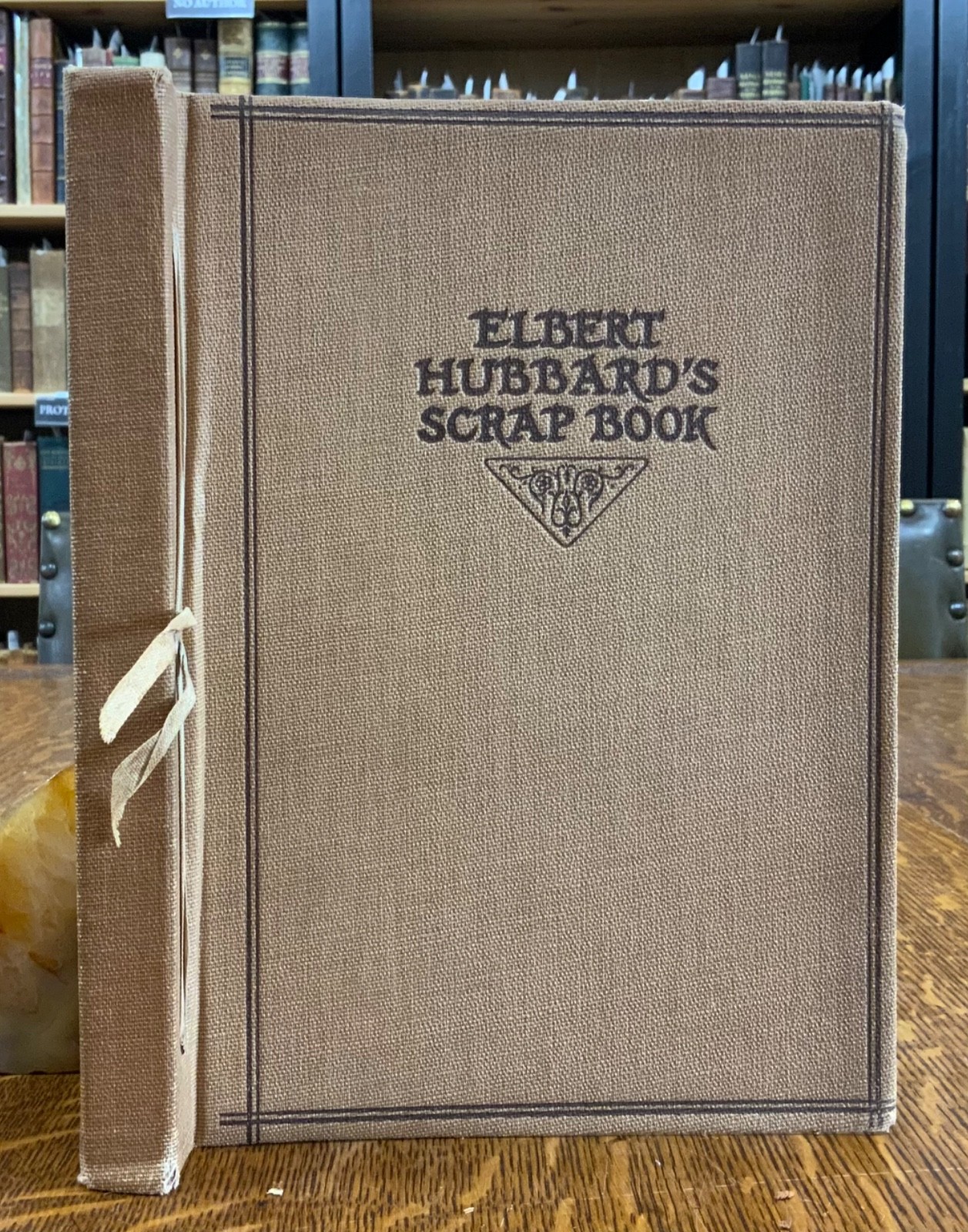 1923 Hubbard’s Scrap Book Elbert Hubbard Roycroft Imprint East Aurora New York