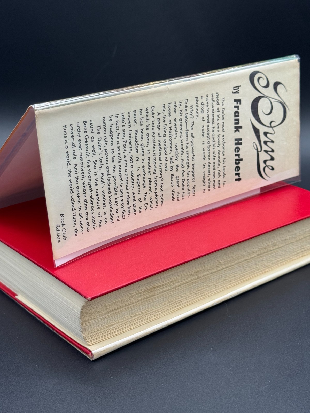 HERBERT, Frank. Dune. Chilton Book Company, 1965. BCE; Gutter Code, „S39“.