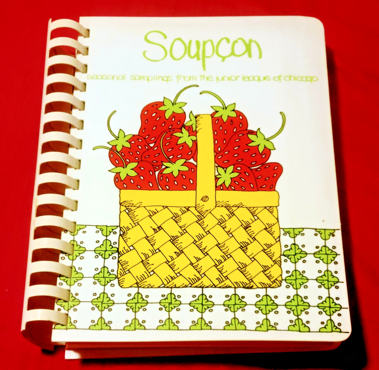VTG 1974 Soupcon Chicago Junior League Cook Book Near Mint Gift Quality Spiral
