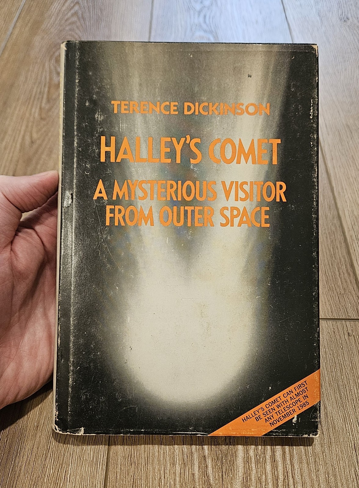 Halley’s Comet A Mysterious Visitor From Outer Space Terence Dickinson 1985 HCDJ