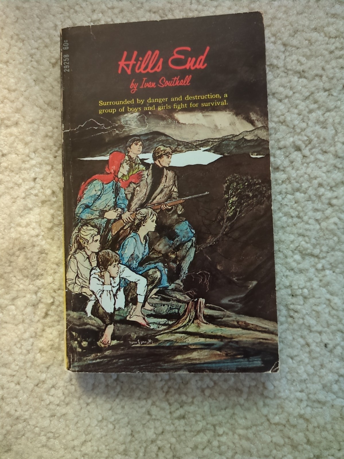 HILLS END Ivan Southall Paperback 1968 2nd Printing Archway
