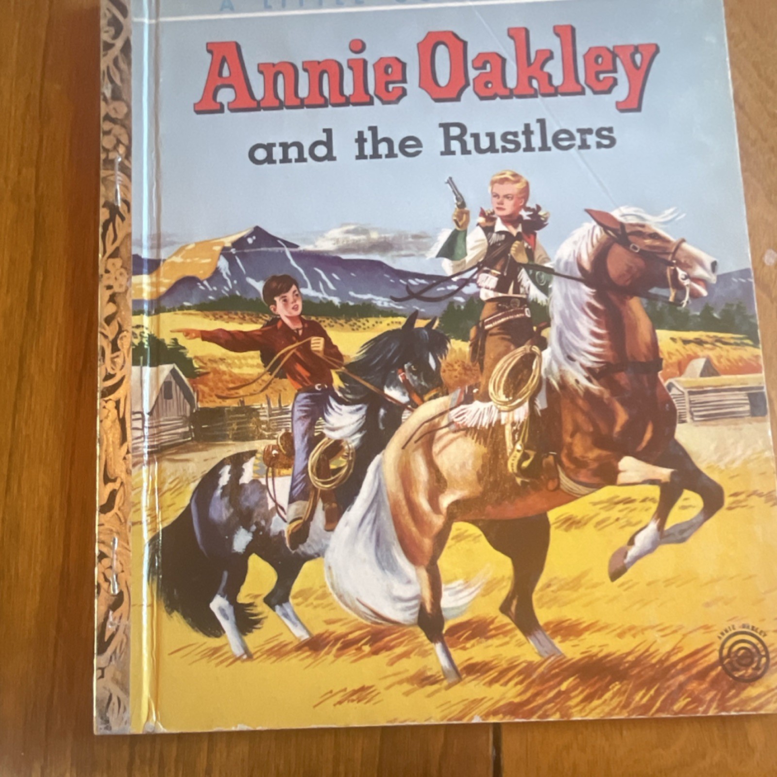 Annie Oakley and the Rustlers Illustrated HC Ann McGovern Mel Crawford 1955 NY
