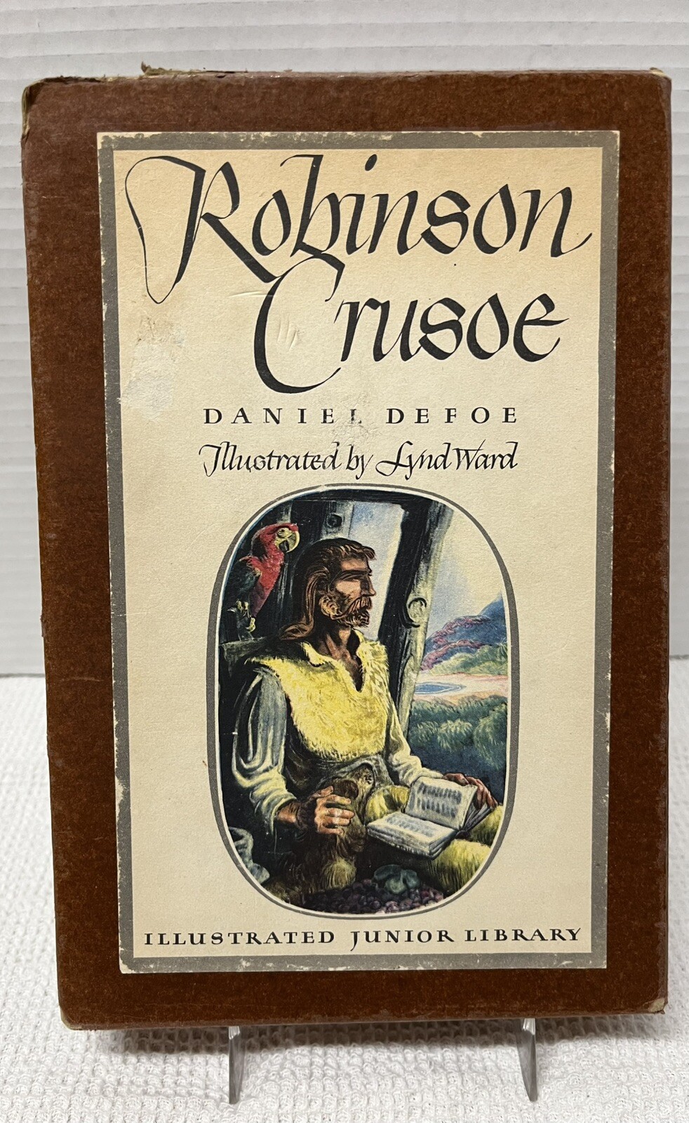 Robinson Crusoe (Illustrated Junior Library) – Hardcover – Box – Vintage 1946
