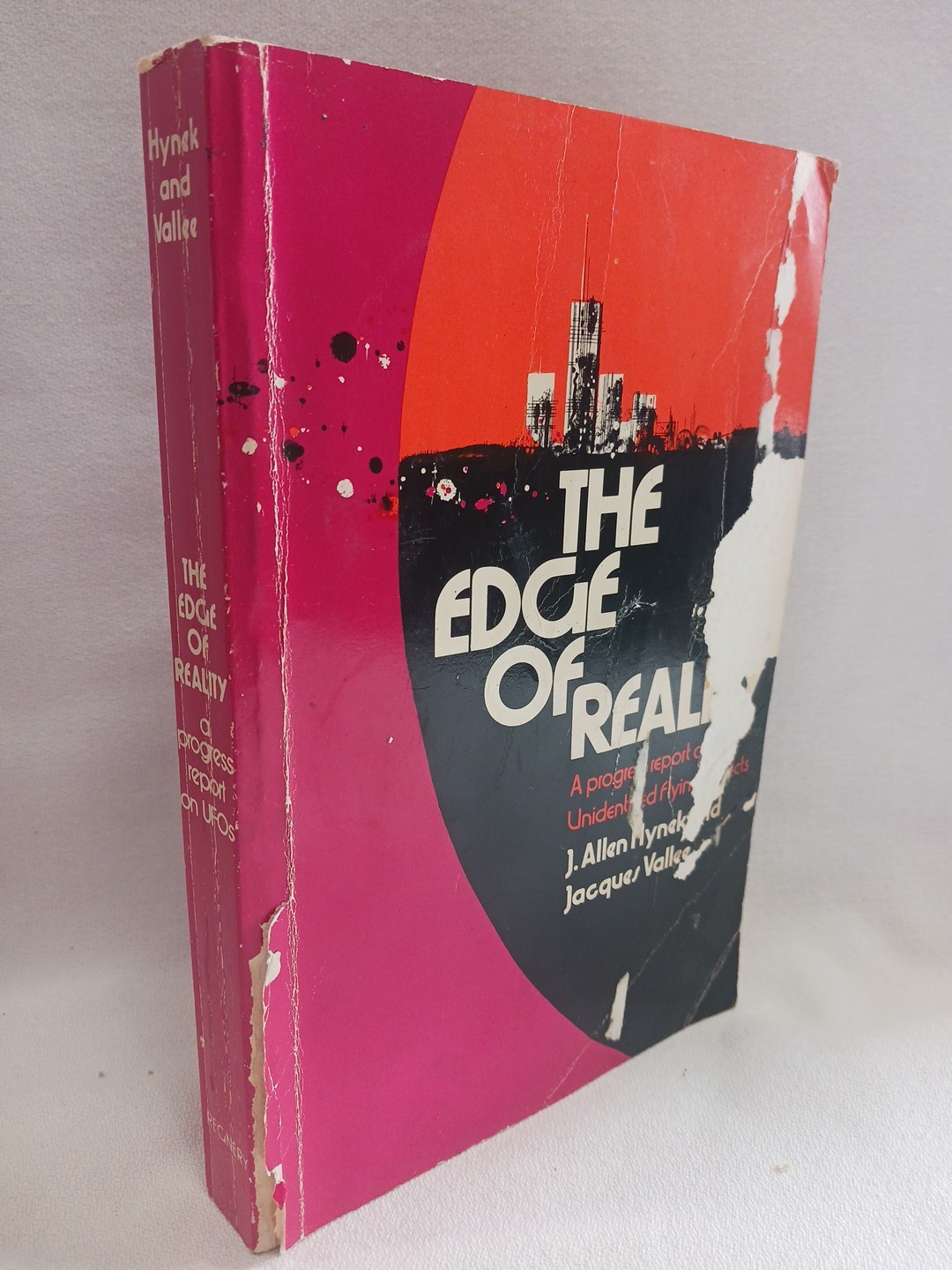Edge of Reality J. Allen Hynek Jacques Vallee TPB Vintage UFO Photos UFOs Aliens