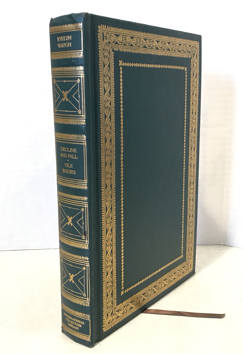 DECLINE AND FALL & VILE BODIES Evelyn Waugh International Collectors Library ICL