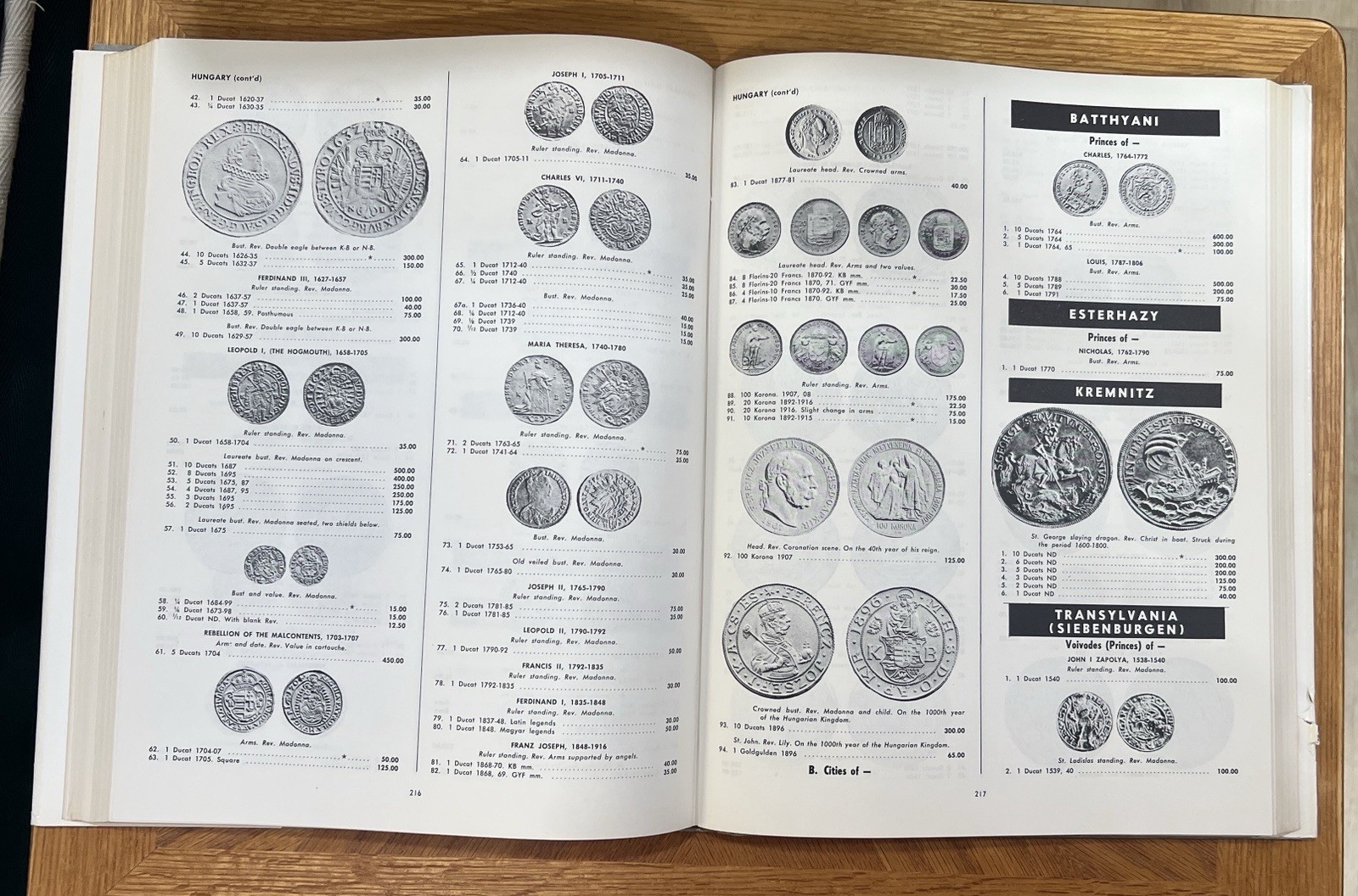VINTAGE 1958 GOLD COINS OF THE WORLD BY ROBERT FRIEDBERG 600 A.D to 1958 1st ed
