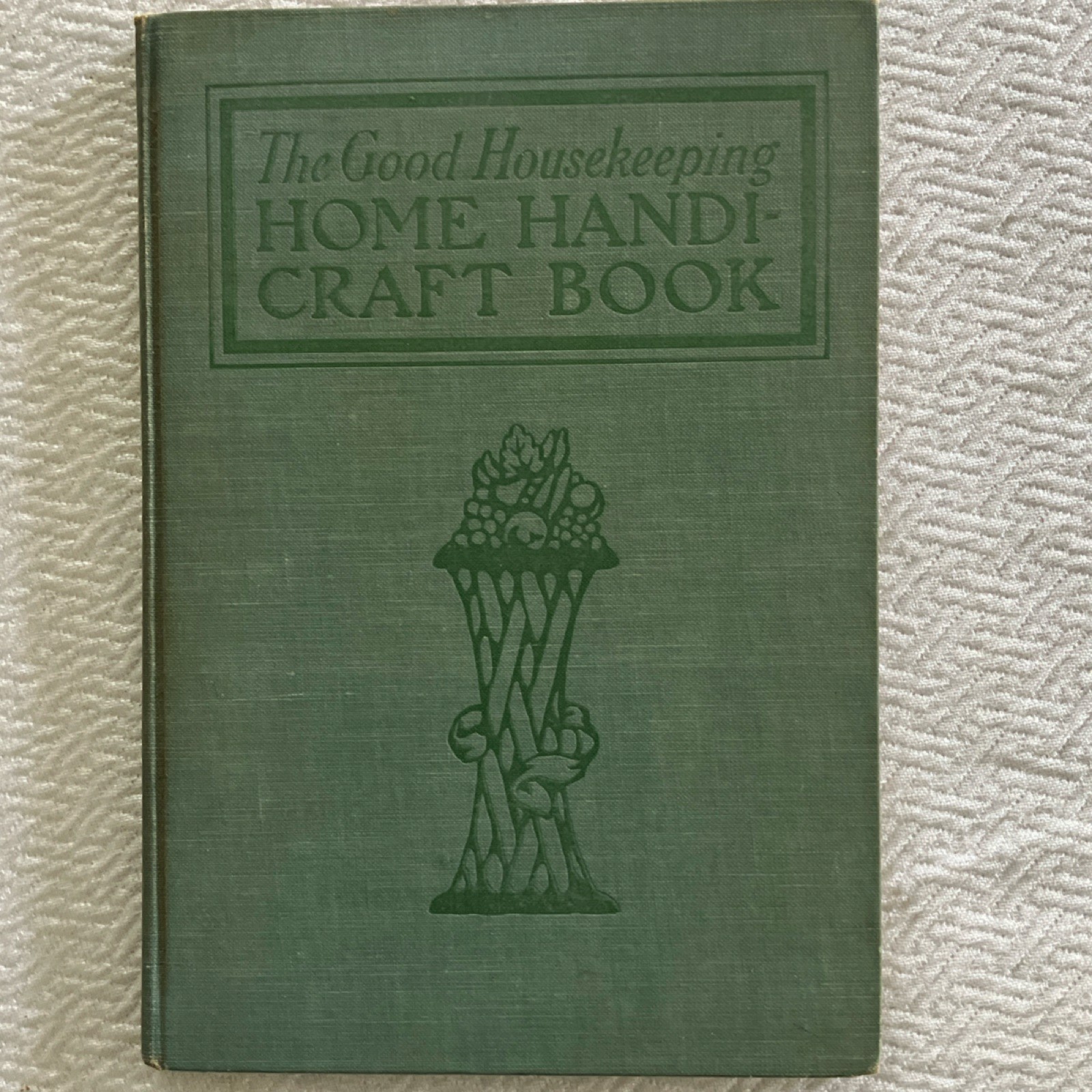 Good Housekeeping Handicraft Crafts & Hobbies Original Hardcover Book English