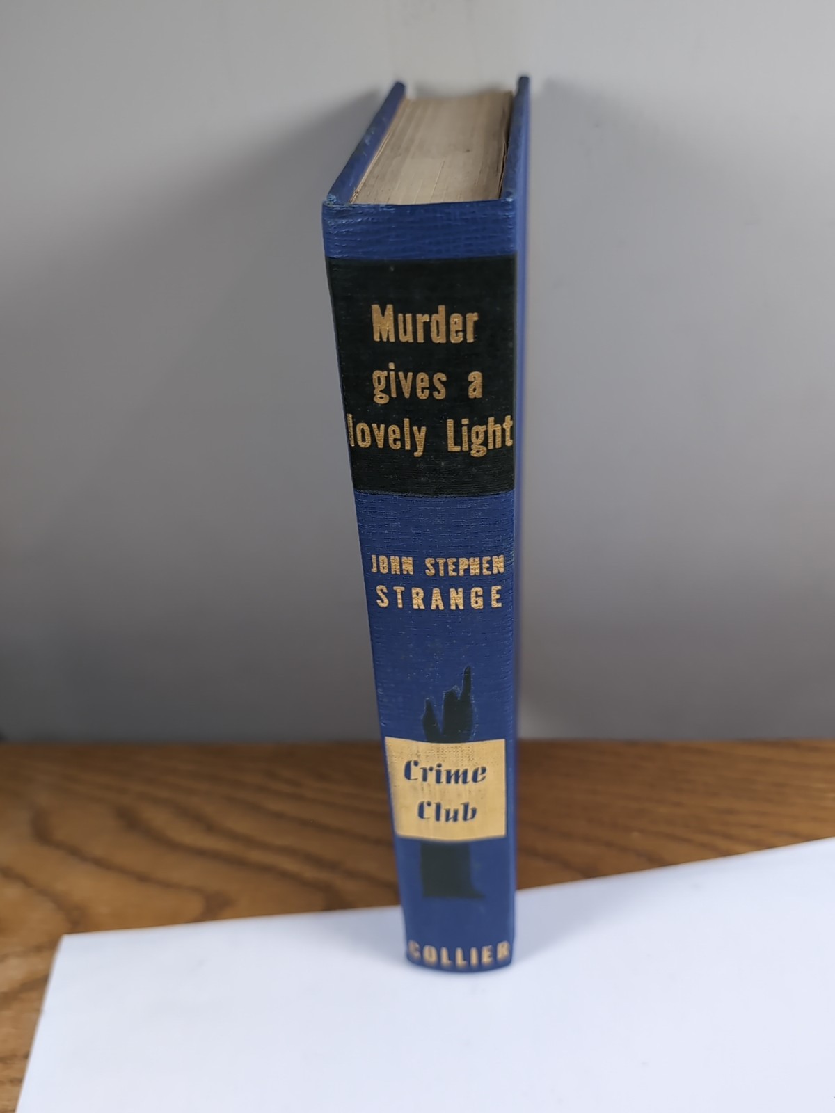 Murder Gives A Lovely Light By John Stephen Strange 1941 Crime Club HC