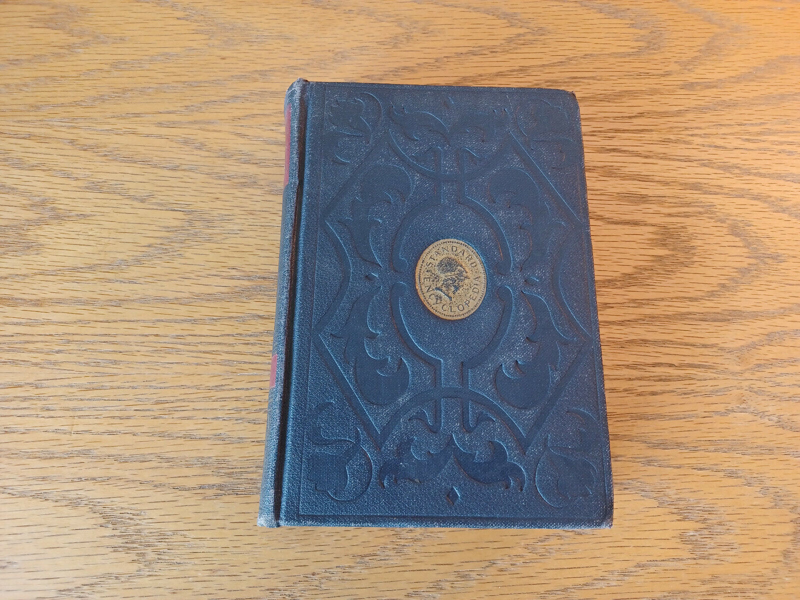 Funk & Wagnalls New Standard Encyclopedia 1943 Volume II Hardcover Unicorn Press