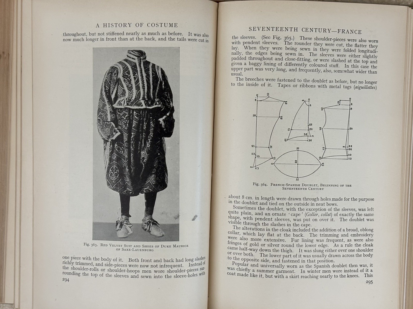 A History of Costume by Carl Kohler 1928 Illustrated Ex-library