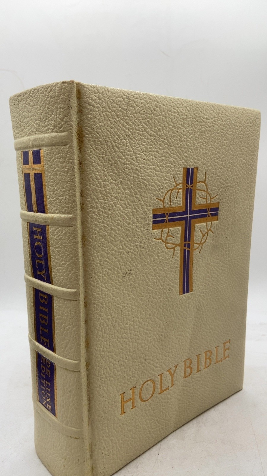 The Holy Bible Containing the Old and New Testaments Hardcover De Luxe Editio…