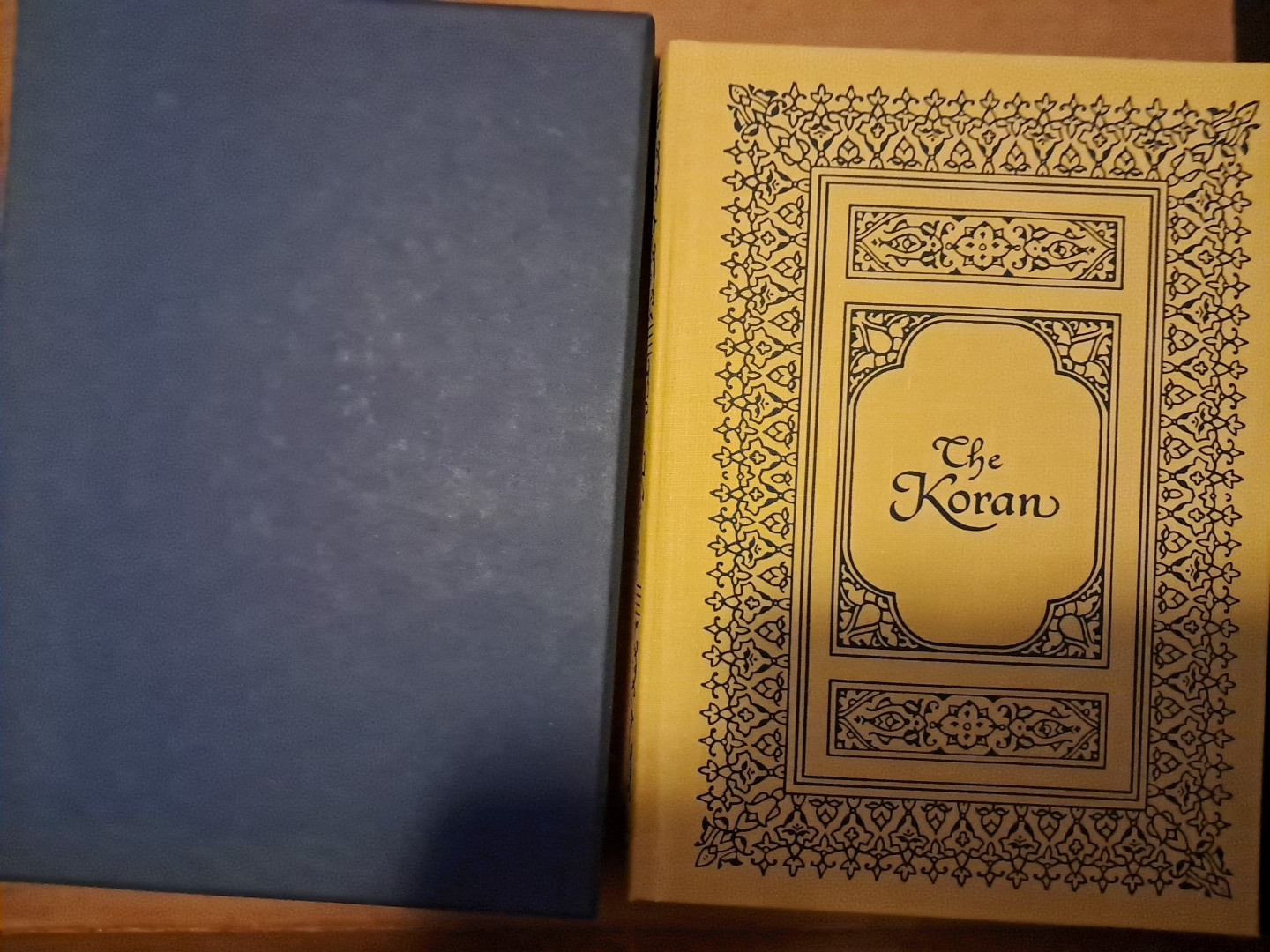 THE KORAN Valenti Angelo Heritage Press 1993 in Slipcase w/ Sandglass