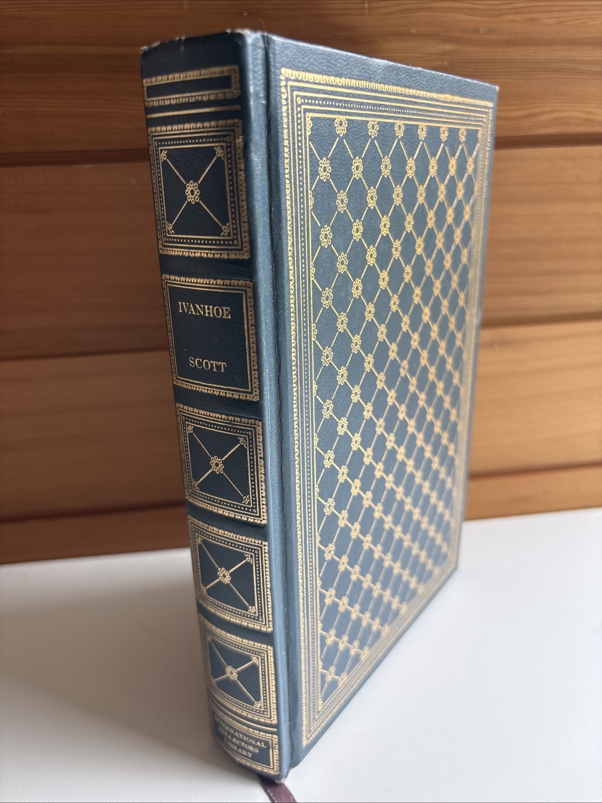 Vintage IVANHOE by Sir Walter Scott International Collectors Library VG+