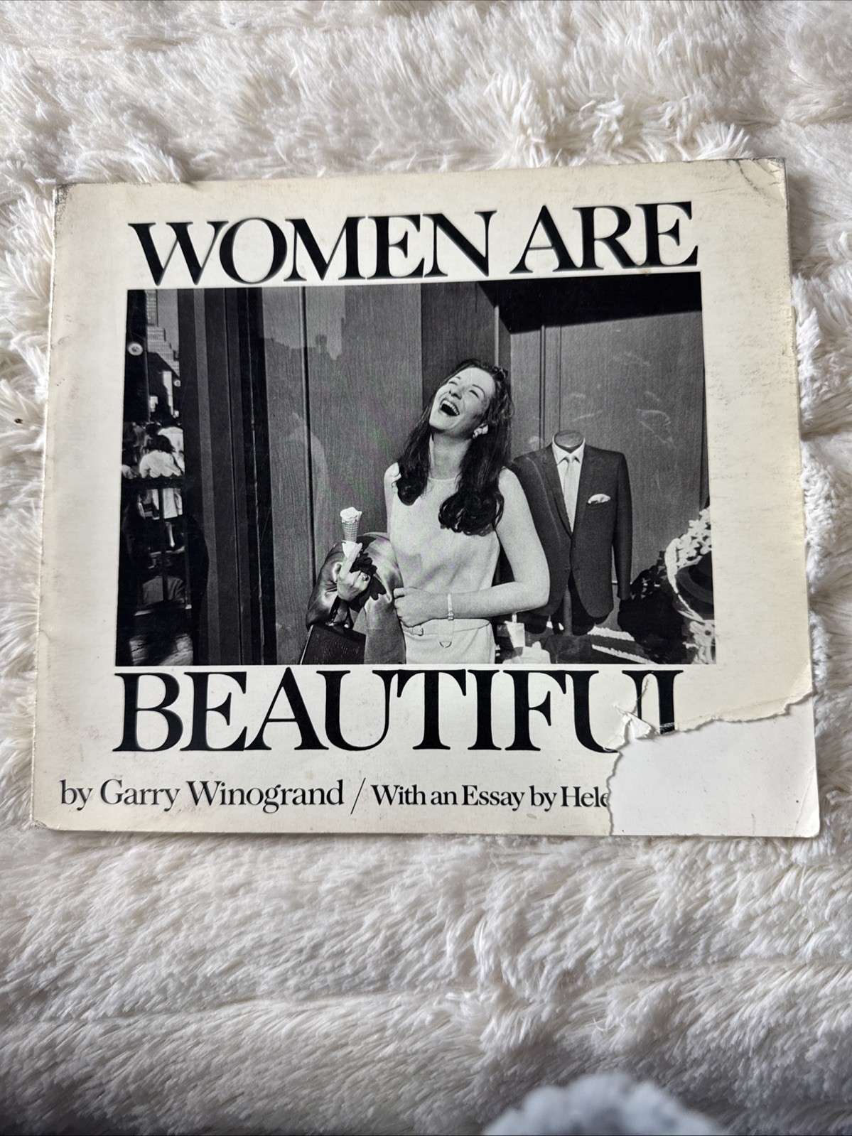 WOMEN ARE BEAUTIFUL by Garry WINOGRAND 1st Ed 1975 SoftC Street Photography A3