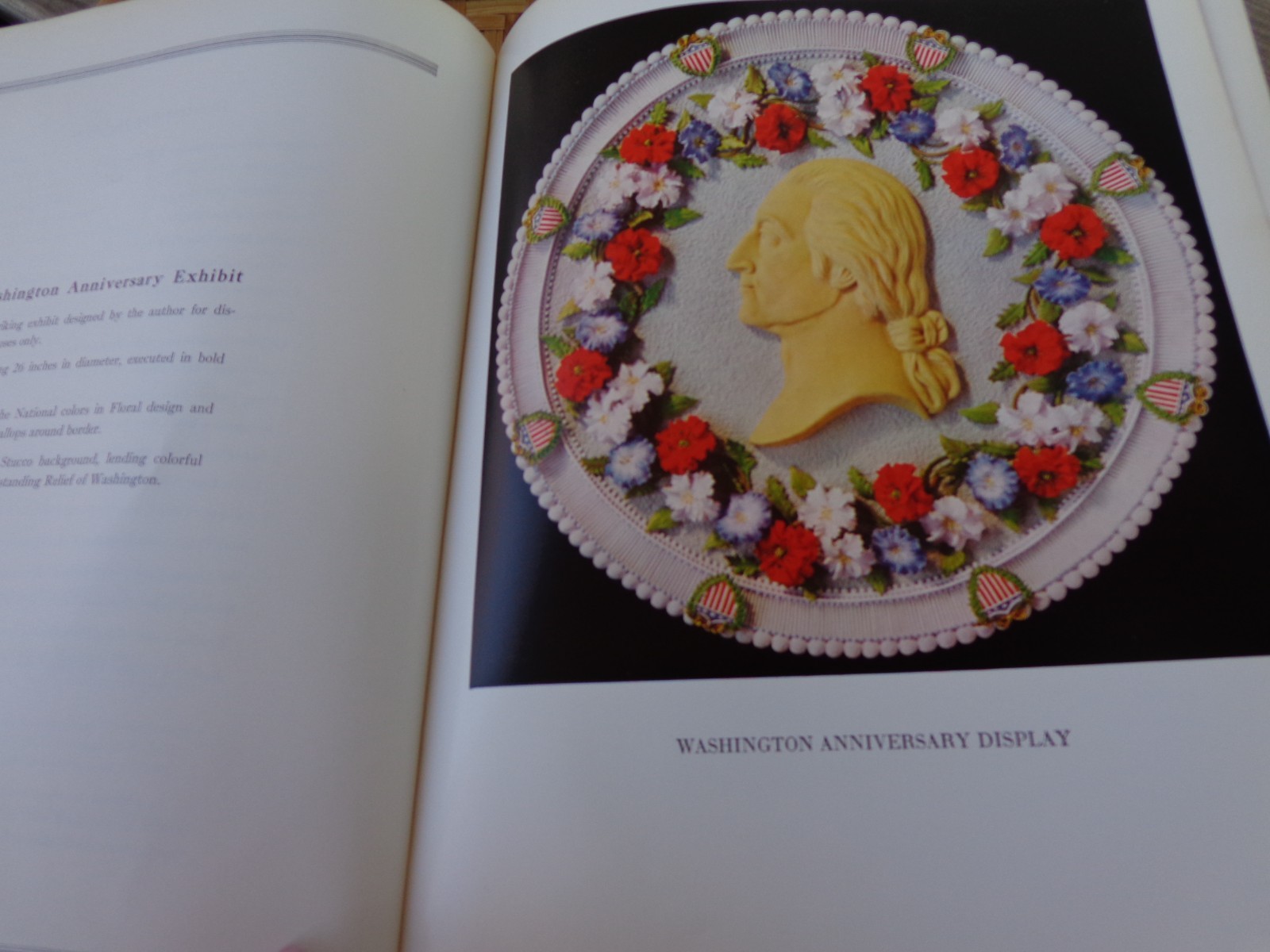 Lambeth Method of Cake Decorating and Practical Pastries 1960 3rd Print Staging