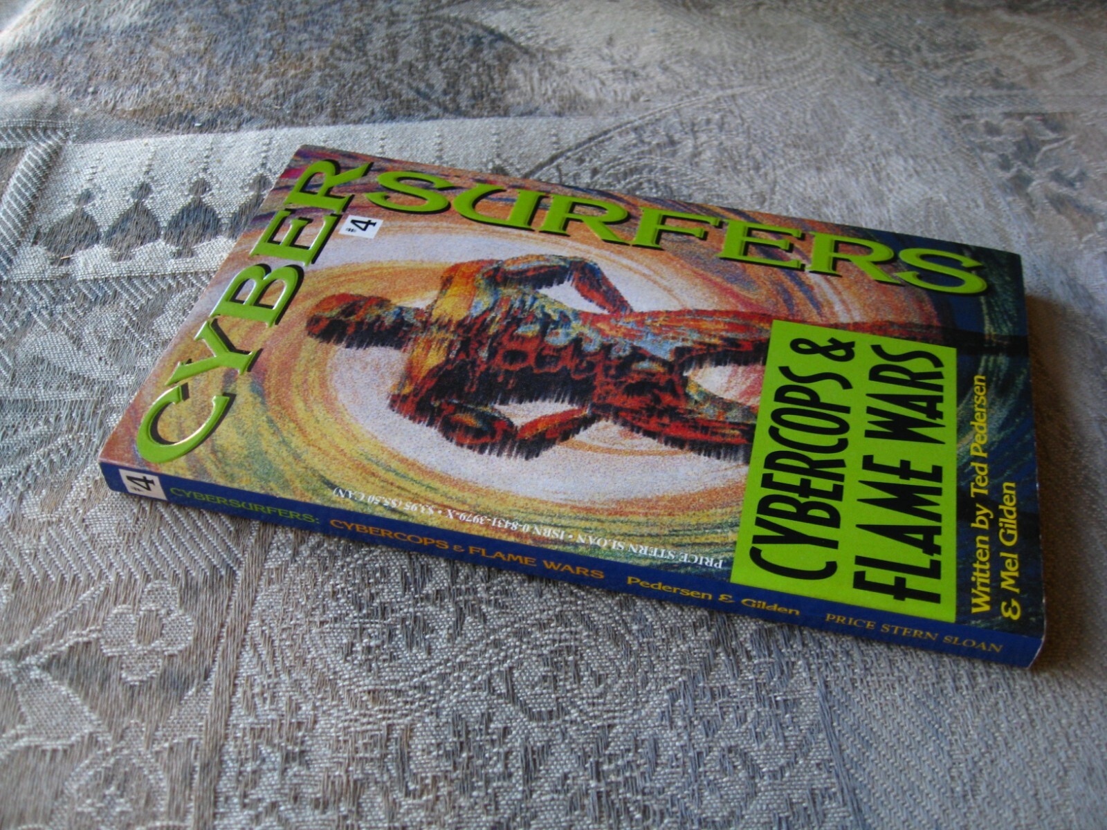 Ted Pedersen, Mel Gilden – Cybercops and Flame Wars – 1978 – paperback