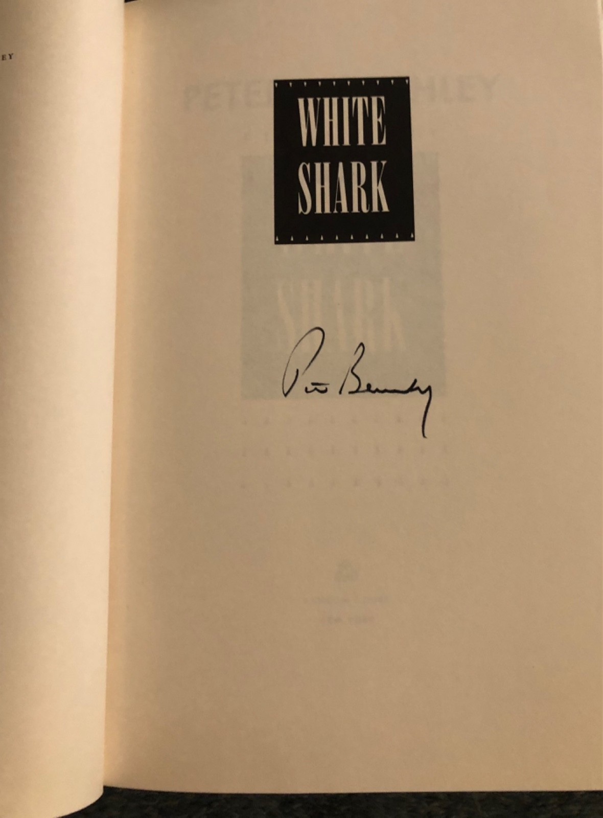 PETER BENCHLEY SIGNED 1ST ED BOOK GREAT WHITE!