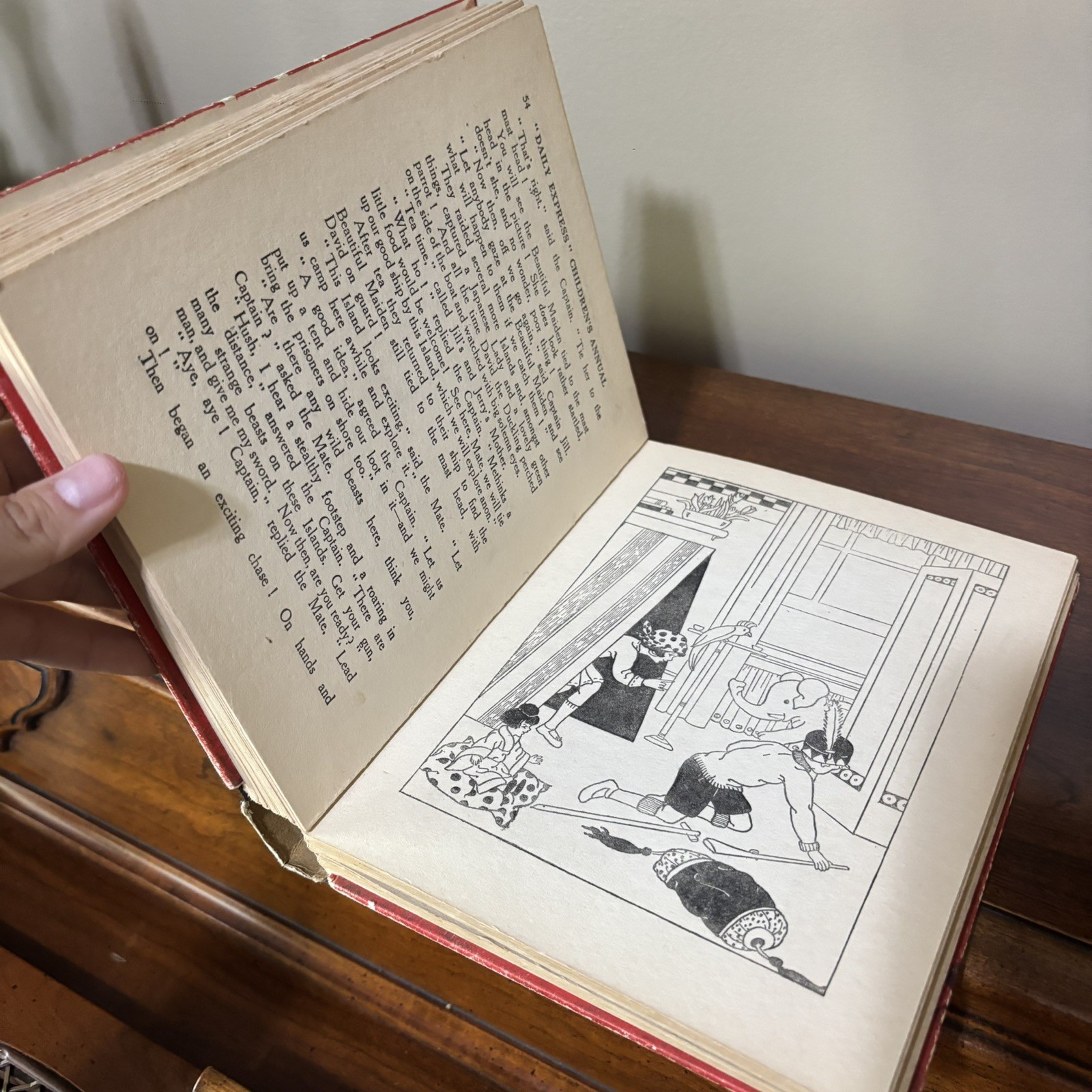 DAILY EXPRESS CHILDRENS ANNUAL NO.2 S Louis Giraud (editor) 1930 Pop-Up Book