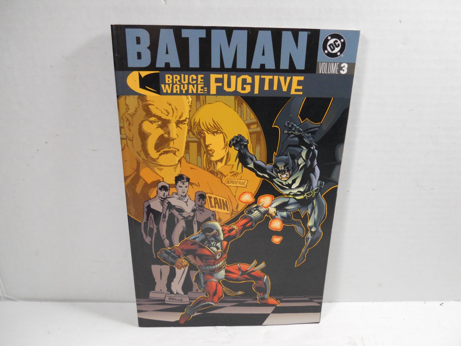 lot 3 Batman Batgirl DC Comics strip books Bruce Wayne Fugitive Kickin Assassins