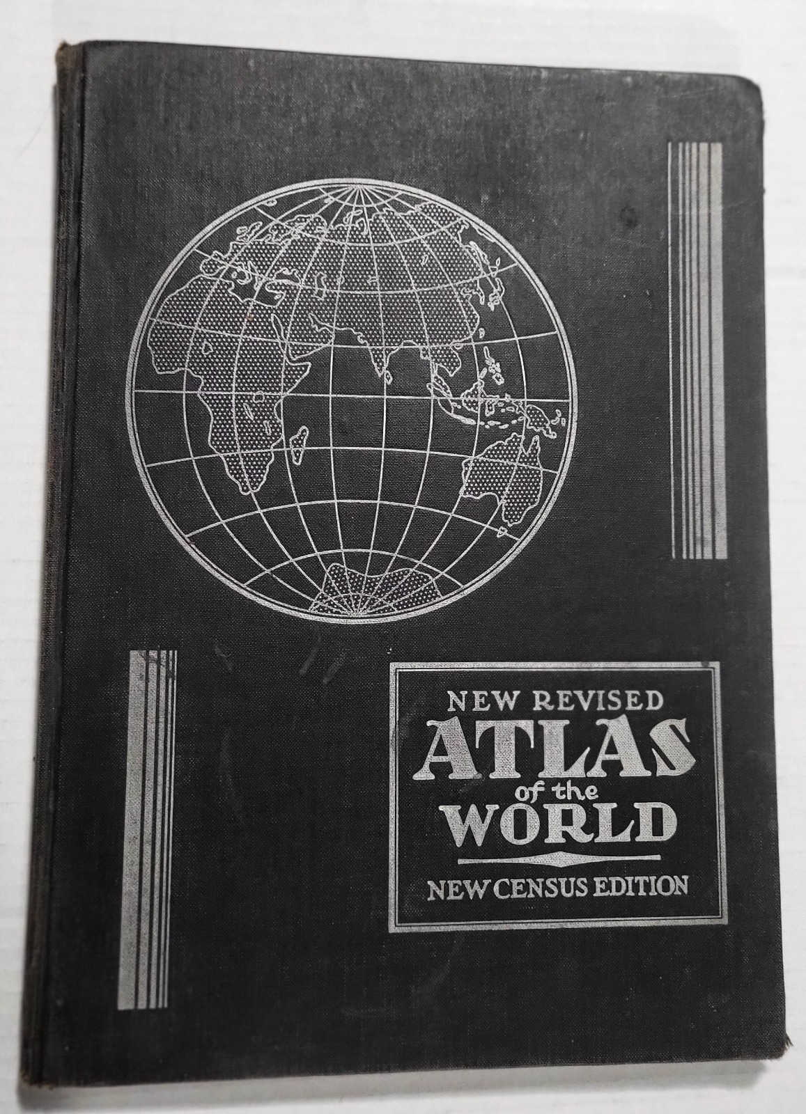VINTAGE NEW REVISED ATLAS OF THE WORLD 1936 NEW CENSUS EDITION COLOR MAPS