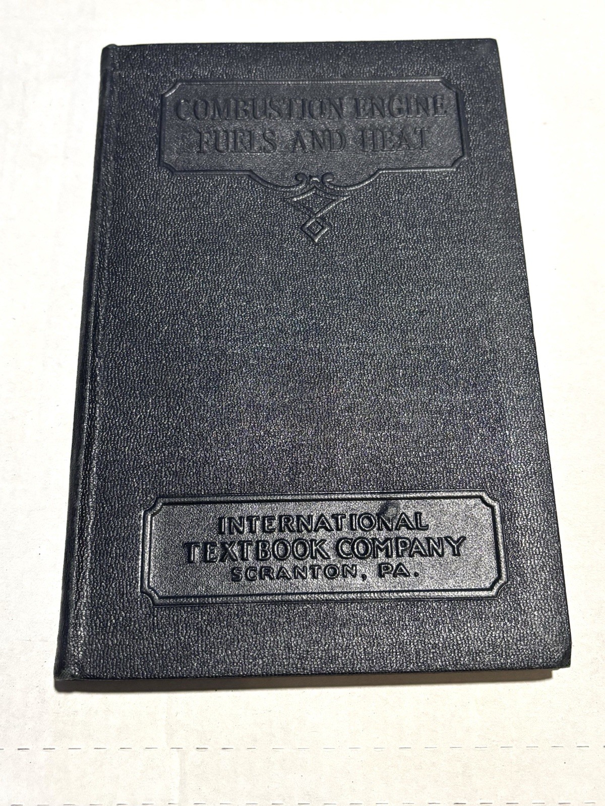 VTG INTERNATIONAL TEXTBOOK COMPANY COMBUSTION ENGINE FUELS & HEAT BOOK 1935 349C