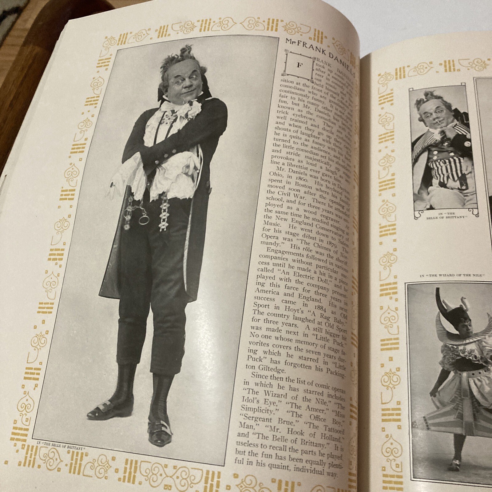 1910 Hardcover book. VINTAGE „The American Stage of Today.“ Bio’s & Photo’s –